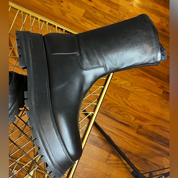 Burberry Hurr Ankle Leather Stretch Boots (41.5) - Picture 9 of 11